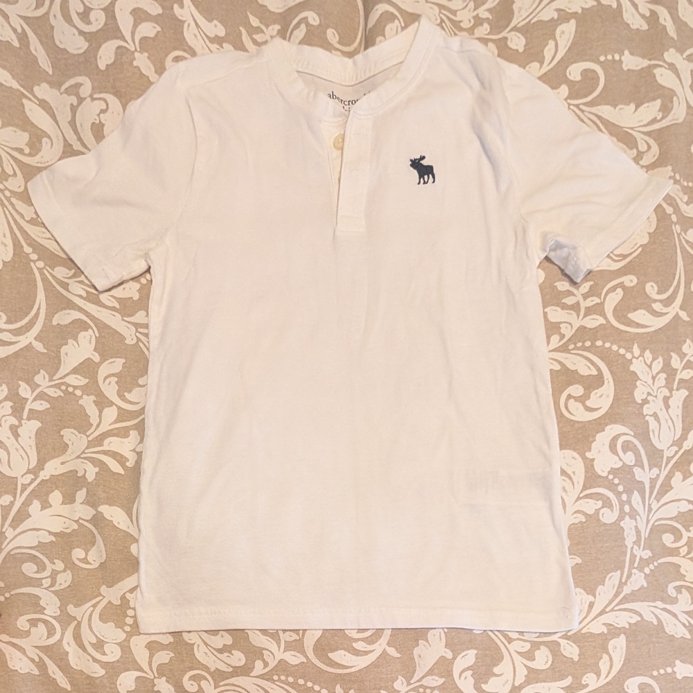 ✨2/$16✨ Abercrombie Kids White Polo Shirt with Navy Logo